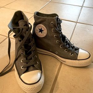 Platform wedge converse, super cute! Silvery grey, like new worn just once!